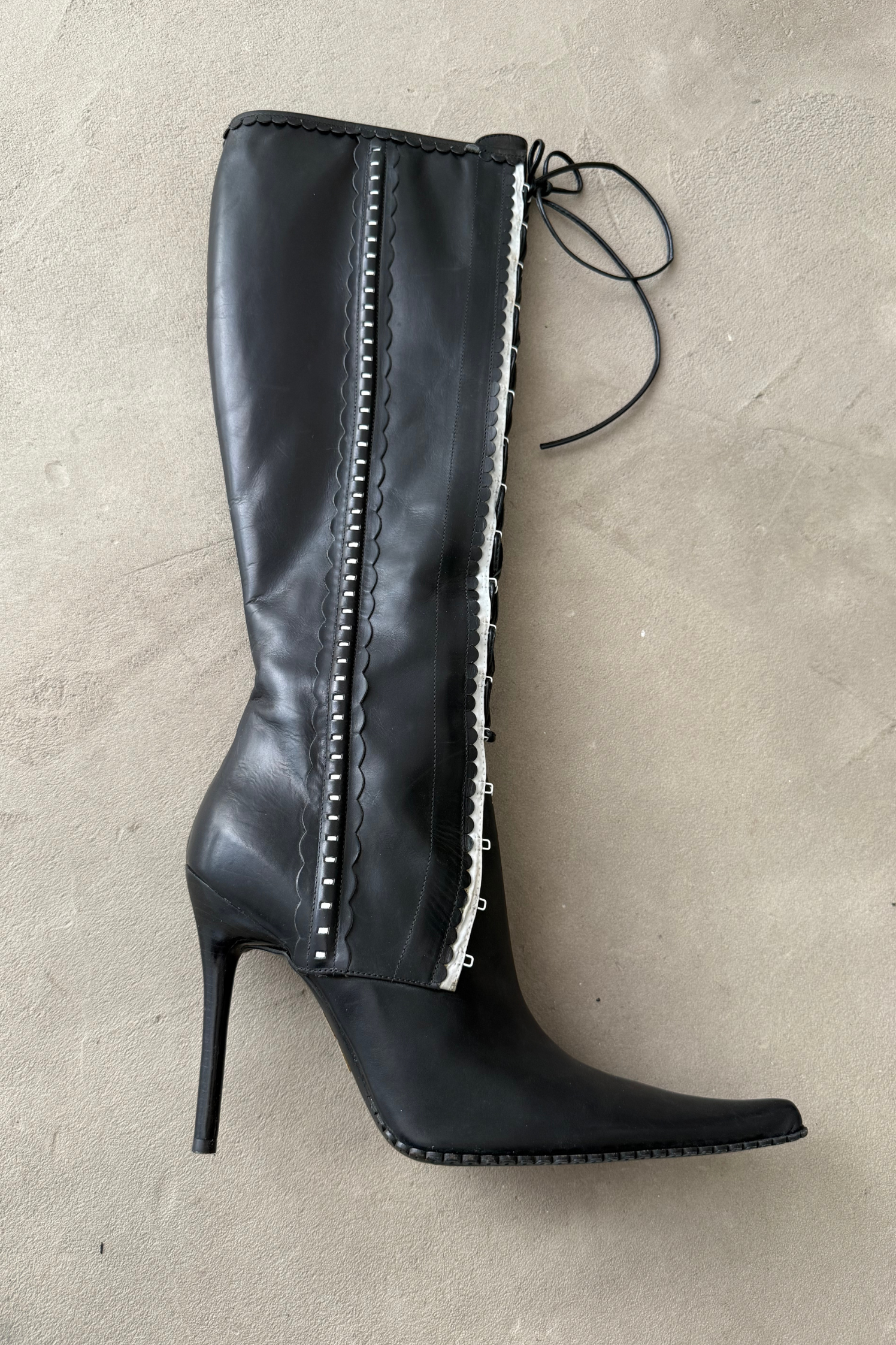 Gerardina Di Maggio Vintage Leather Boots in black – SUTAY