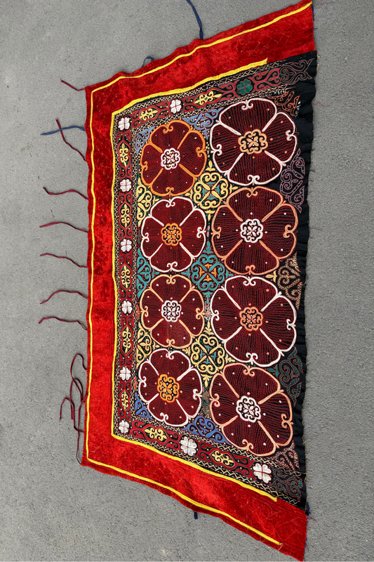 Antique "Tüs kiiz" carpet 3