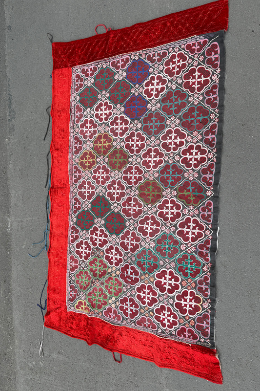 Antique "Tüs kiiz" carpet 2