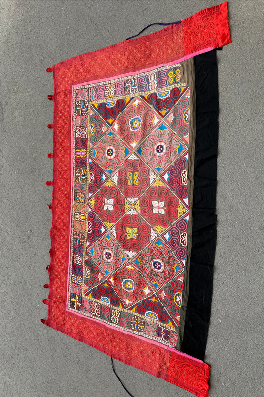Antique "Tüs kiiz" carpet 9