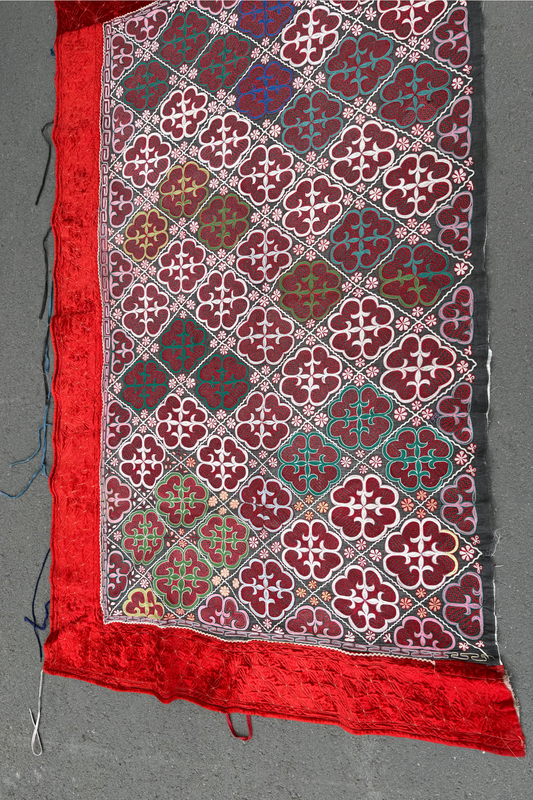 Antique "Tüs kiiz" carpet 2